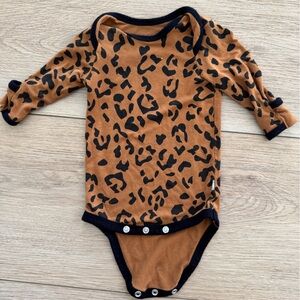 Kyte Baby long sleeve onesie - leopard print 0-3 month